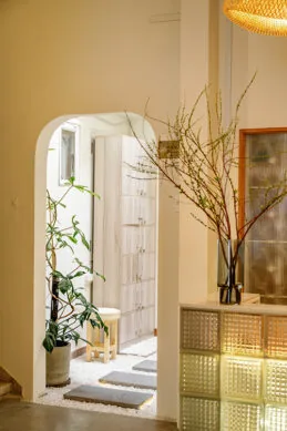 Lối vào yên tĩnh của Lam Thị Spa