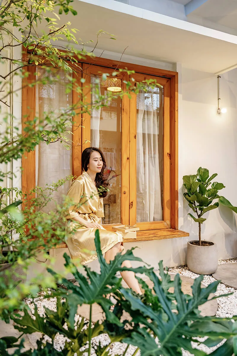 Góc cây xanh yên tĩnh tại Lam Thị Spa