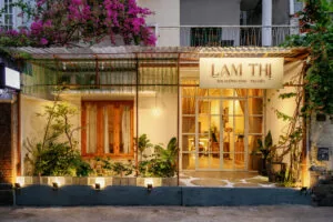 Mặt tiền chi nhánh Lam Thị Spa buổi tối