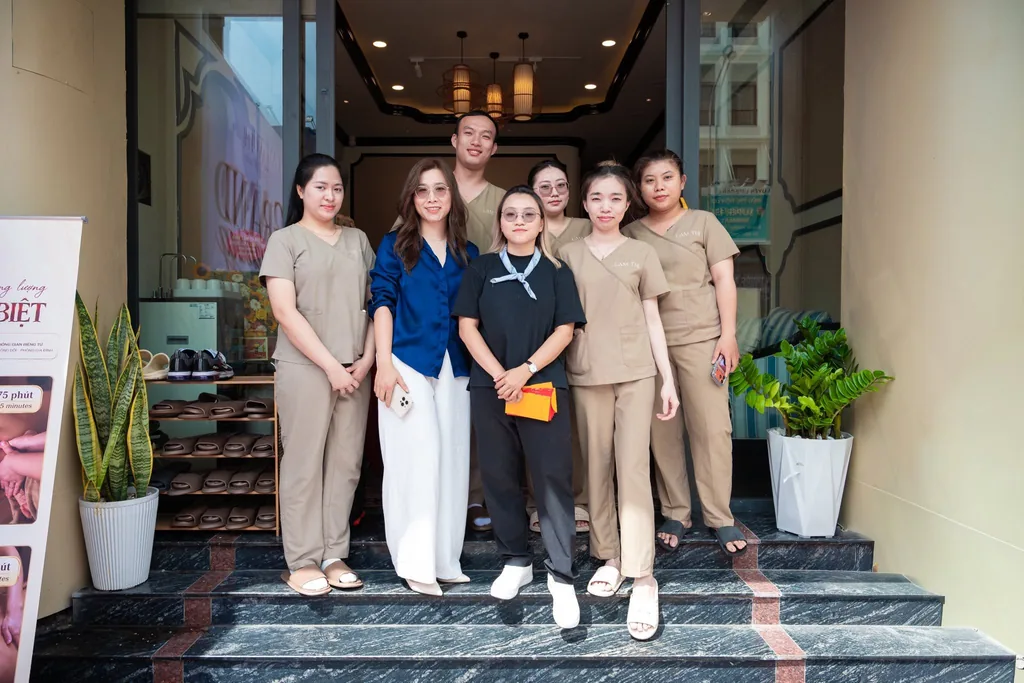 Đội ngũ kỹ thuật viên Lam Thị Spa Dưỡng Sinh - Trị Liệu